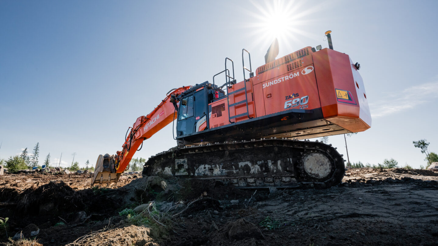 DSC00305-Etukansi muokataan